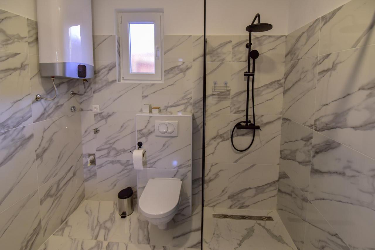 Apartman Sara Zadar Bagian luar foto
