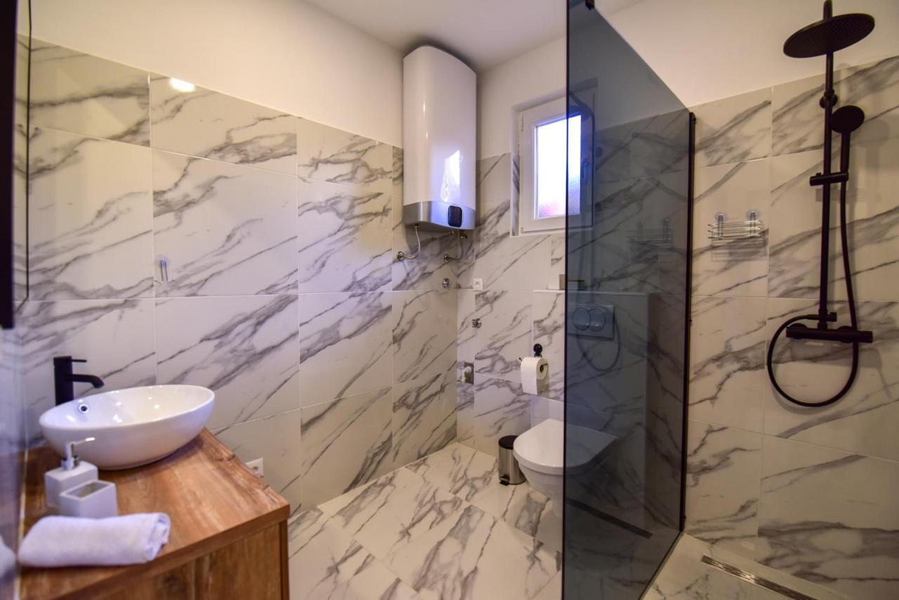 Apartman Sara Zadar Bagian luar foto