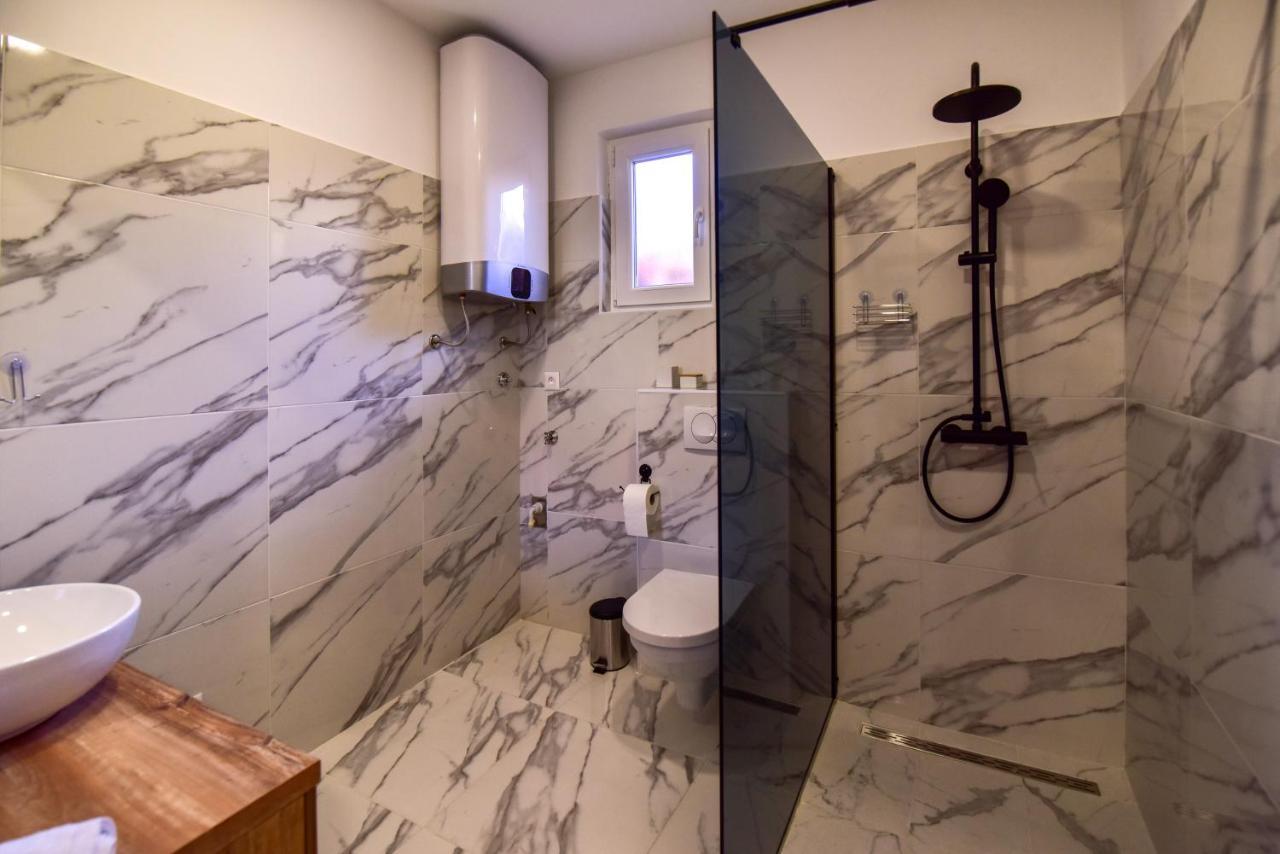 Apartman Sara Zadar Bagian luar foto